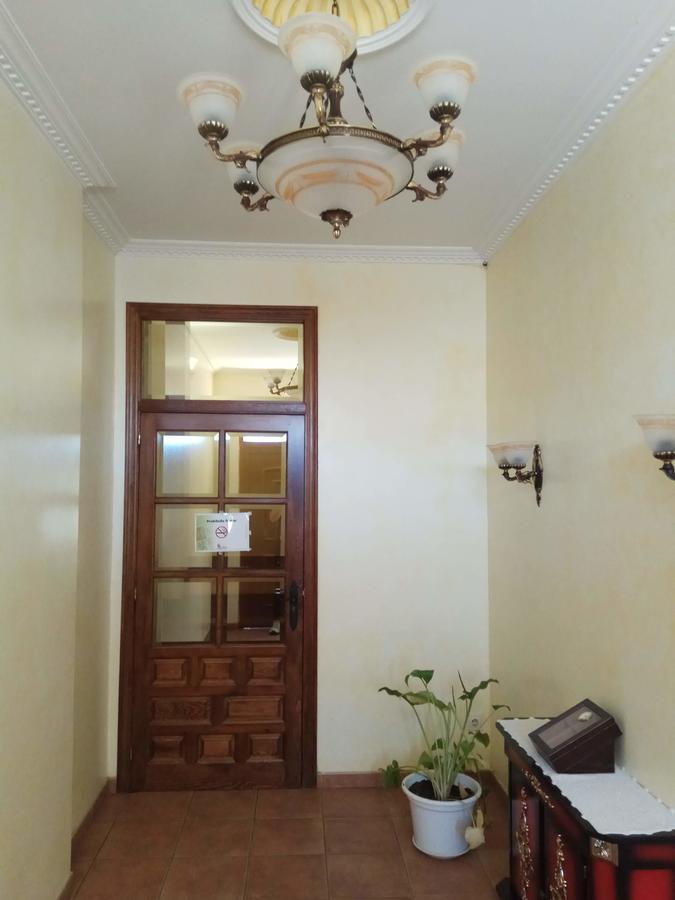 Hostal Restaurante Raton Paredes de Nava Екстер'єр фото