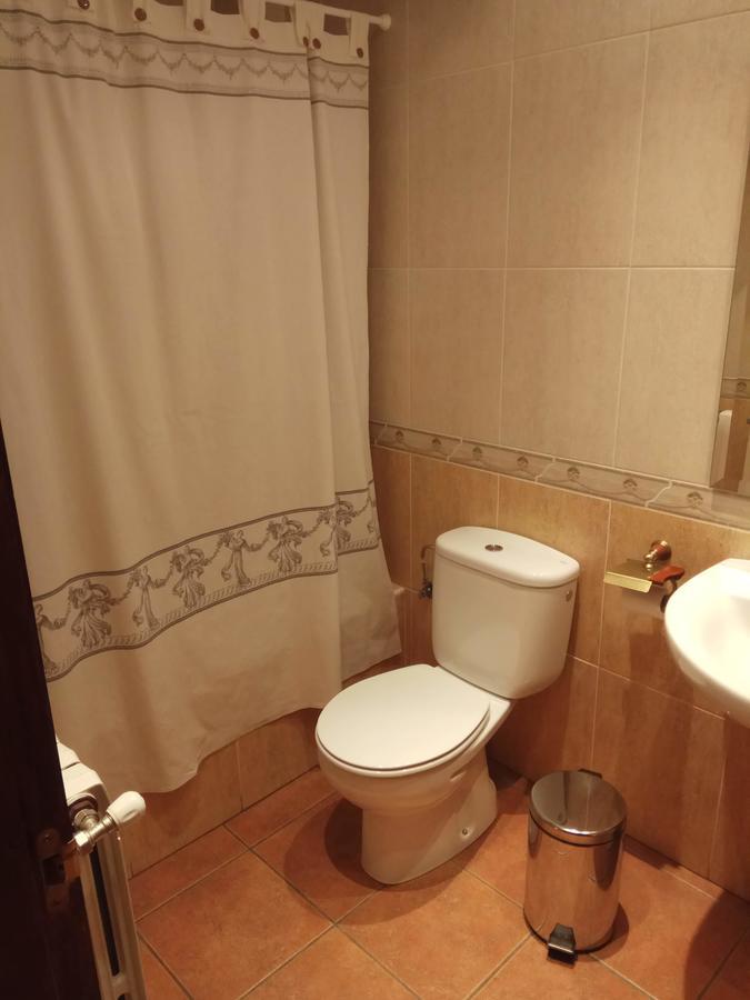 Hostal Restaurante Raton Paredes de Nava Екстер'єр фото